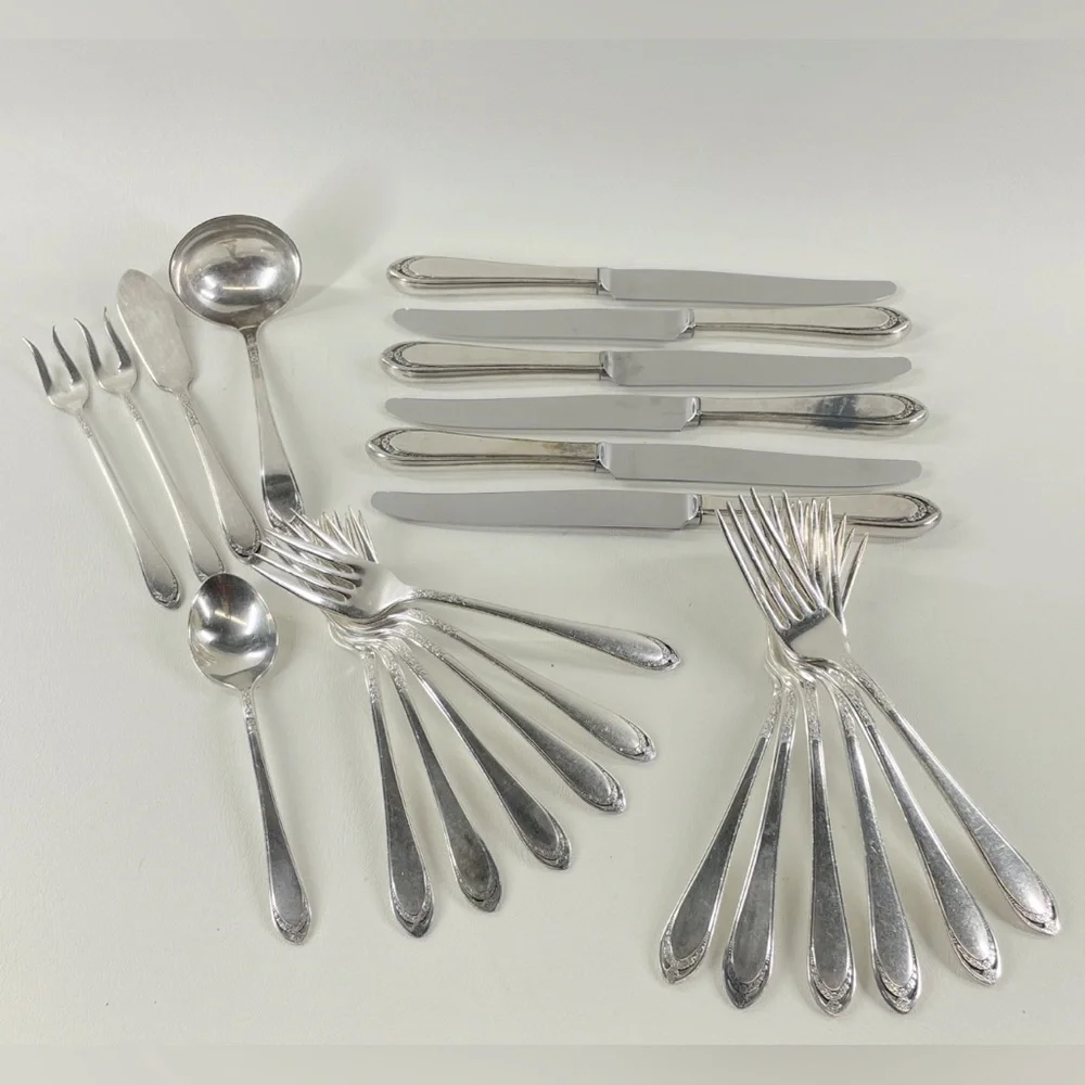Vintage 1847 Rogers Bros IS Silverplate Flatware “Lovelace” Pattern | Mixed Lot